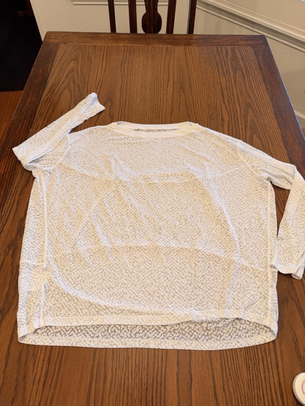 Lululemon Lightweight White Patterned Long Sleeve Top 10/12